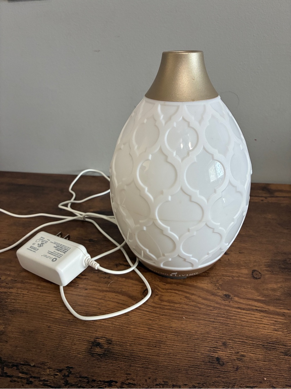 Young Living Desert Mist Ultrasonic Essential Oil Diffuser White & Gold